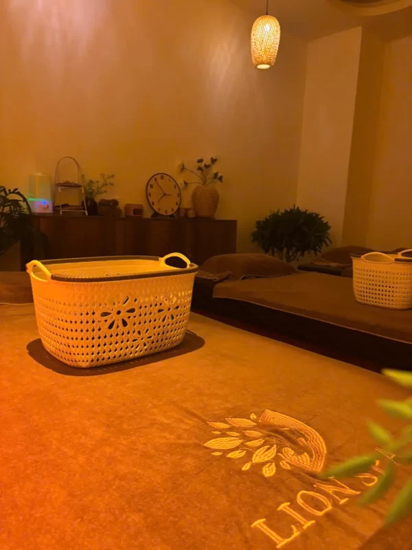 Phòng massage với khăn thương hiệu Lion Spa Phú Quốc